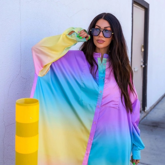 NWT Dressed in LALA Lala Satin TOP ONLY in Rainbow Daydream - Picture 5 of 5